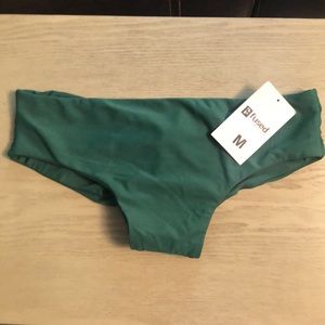 Fused Hawaii medium green bikini bottoms size medium